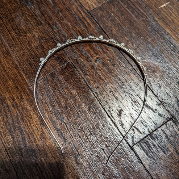 Beautiful Wedding Headband - Picture 2 of 2